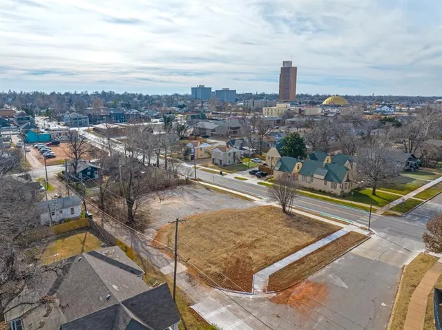 Photo 8 — 2522 N Shartel Avenue, Oklahoma City, OK 73103