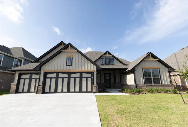 Photo 2 — 9312 NW 116th Street, Yukon, OK 73099