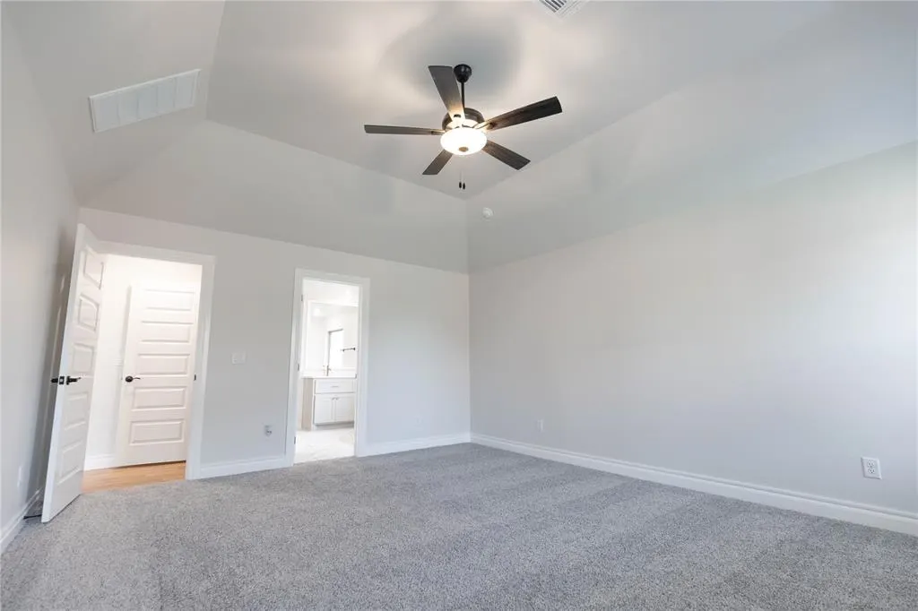 Photo 8 — 9312 NW 116th Street, Yukon, OK 73099