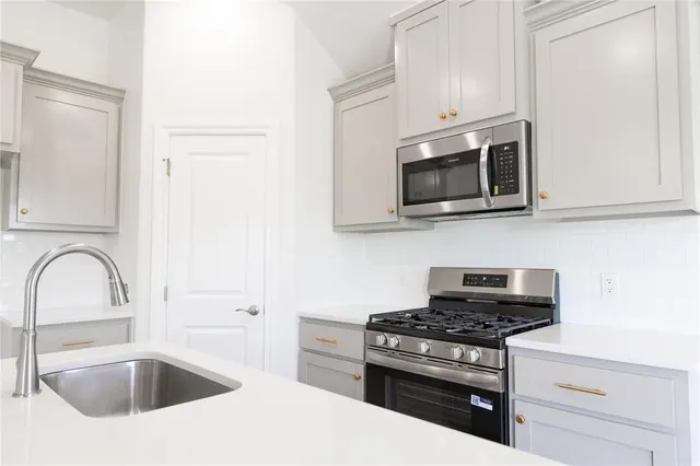 Photo 3 — 2216 NW 170th Street, Edmond, OK 73012