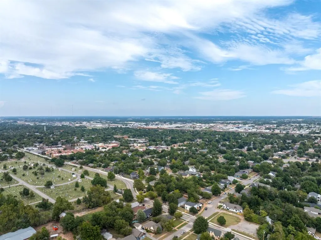 Photo 5 — 722 NW 25th Street, Oklahoma City, OK 73103