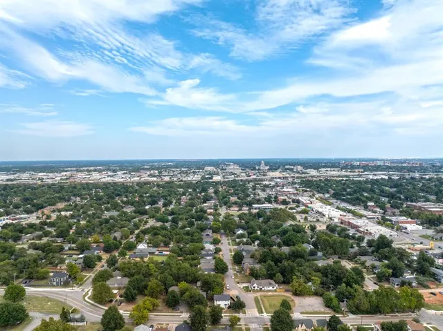 Photo 6 — 722 NW 25th Street, Oklahoma City, OK 73103