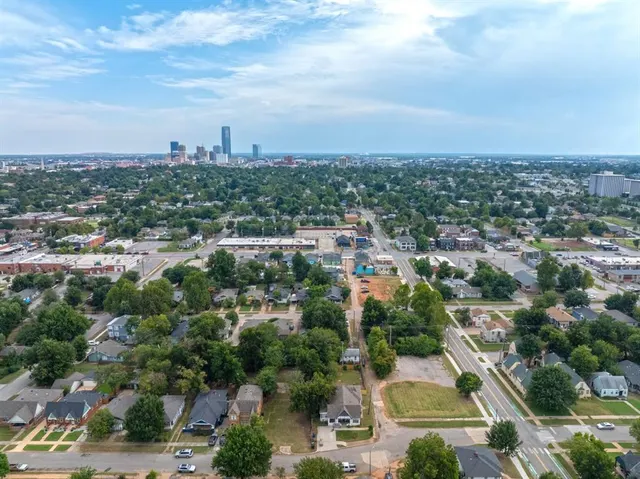 Photo 8 — 722 NW 25th Street, Oklahoma City, OK 73103
