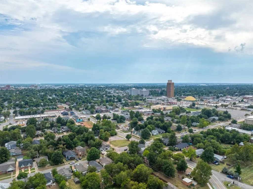 Photo 9 — 722 NW 25th Street, Oklahoma City, OK 73103