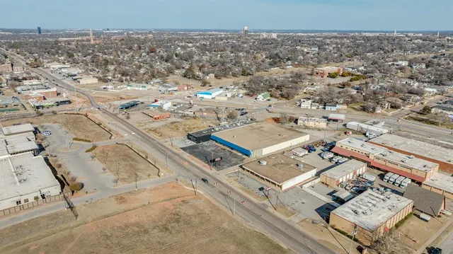 Photo 2 — 916 N Pennsylvania Avenue, Oklahoma City, OK 73107