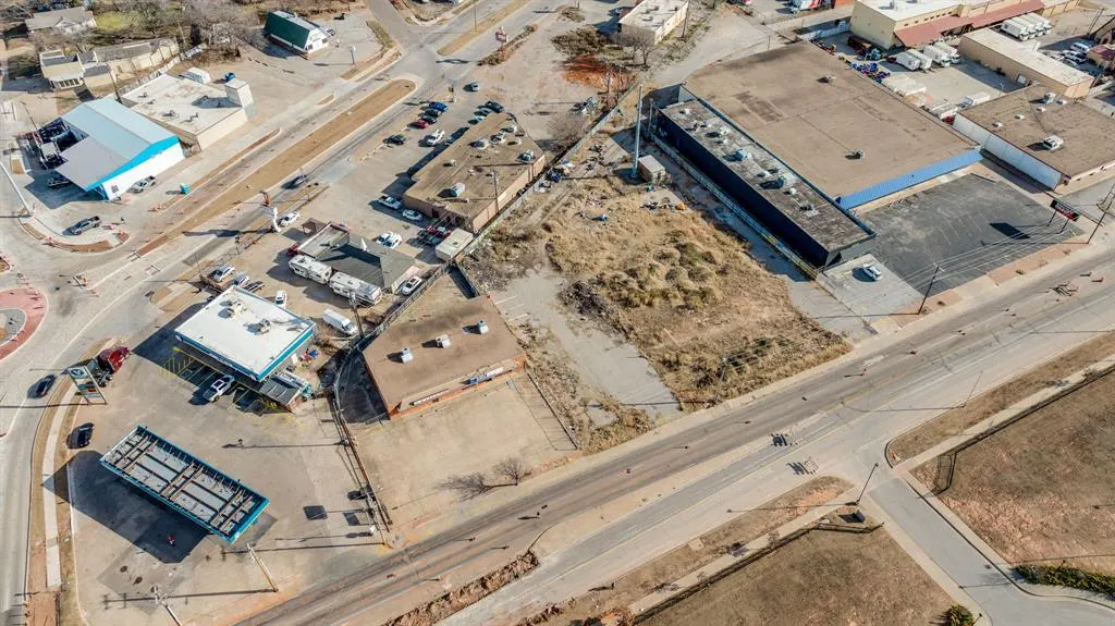Photo 3 — 916 N Pennsylvania Avenue, Oklahoma City, OK 73107