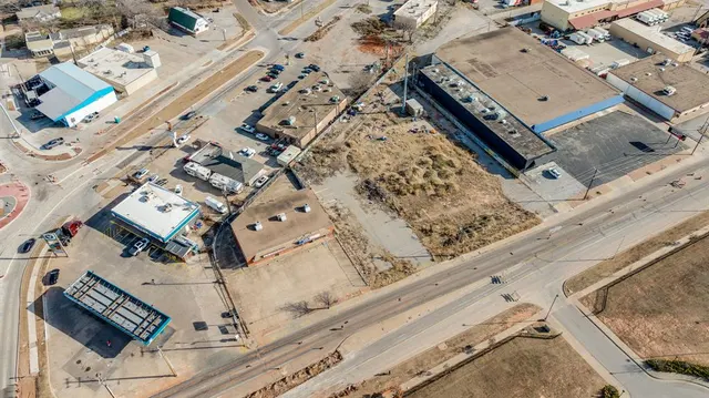 Photo 3 — 916 N Pennsylvania Avenue, Oklahoma City, OK 73107