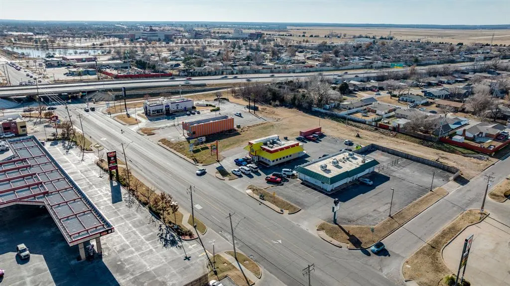 Photo 9 — 6939 S May Avenue, Oklahoma City, OK 73159