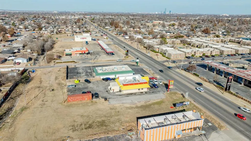 Photo 12 — 6939 S May Avenue, Oklahoma City, OK 73159