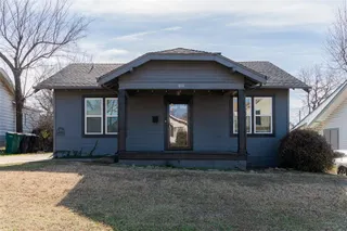 Sold home at 810 NW 35th Street