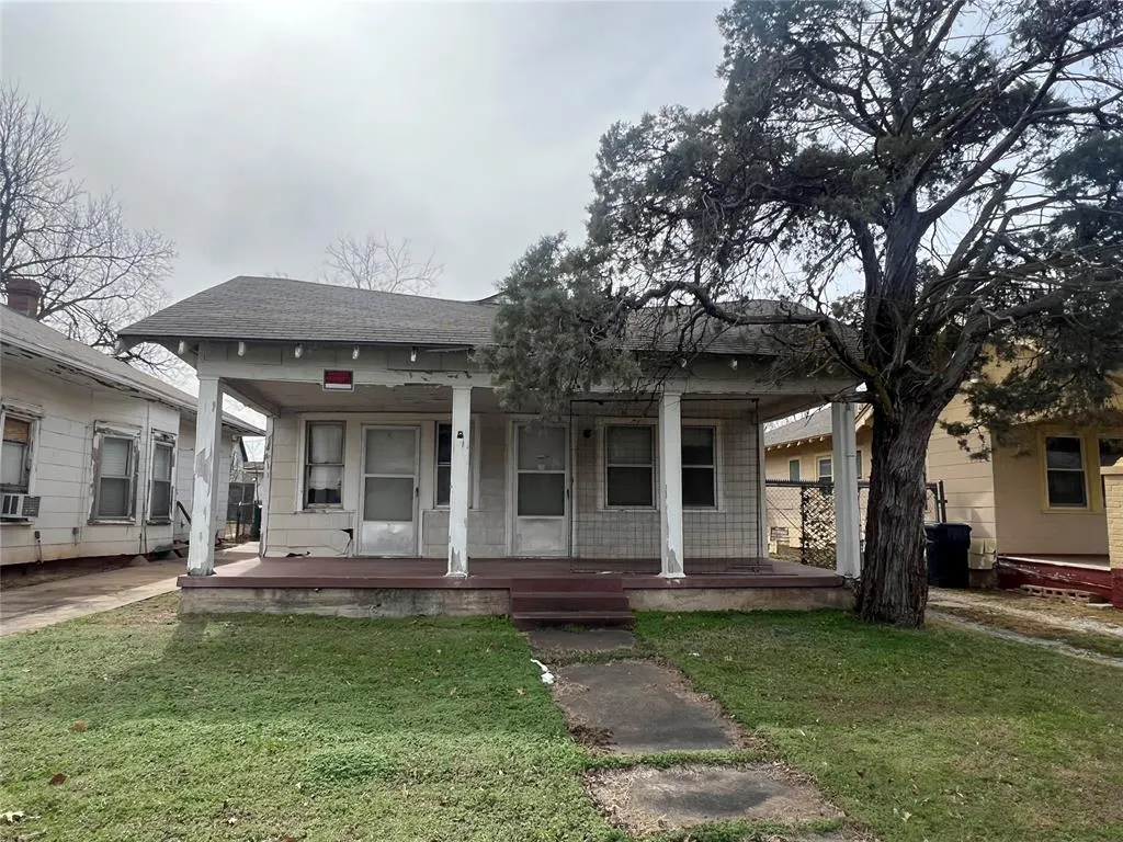 Front exterior — 1422 NW 30th Street, Oklahoma City, OK 73118