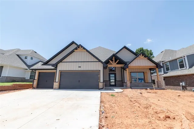 Photo 2 — 3305 Broadmoore Drive, Moore, OK 73160