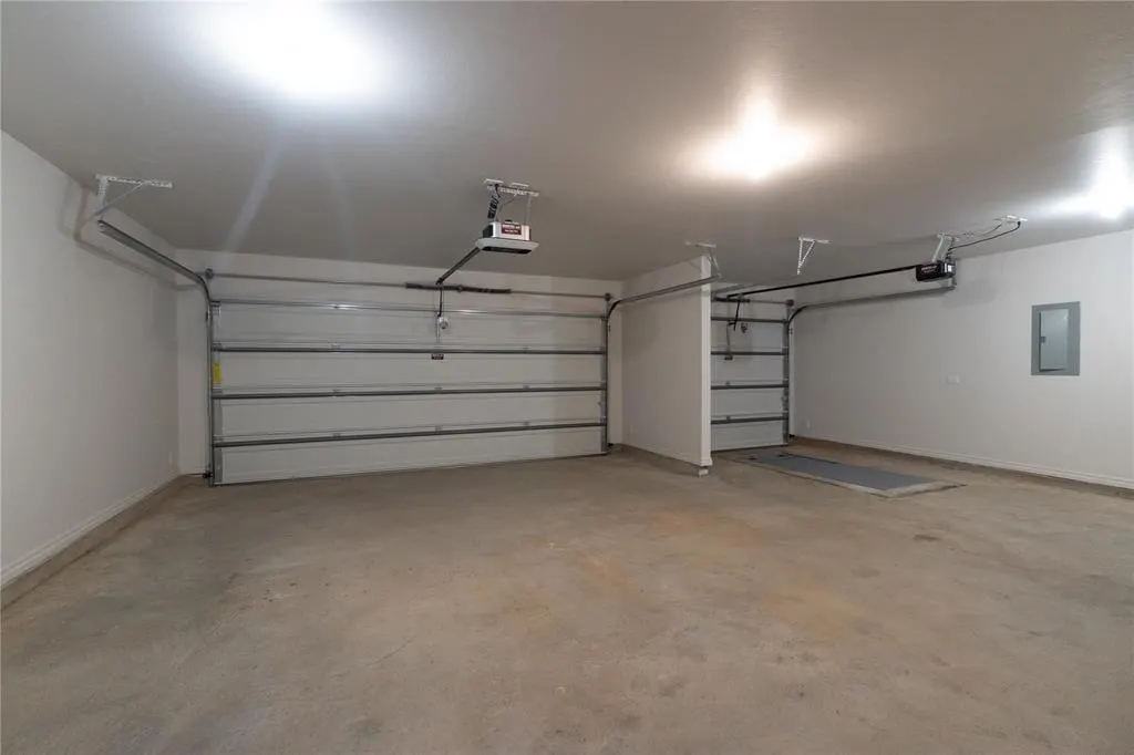 Photo 32 — 3305 Broadmoore Drive, Moore, OK 73160