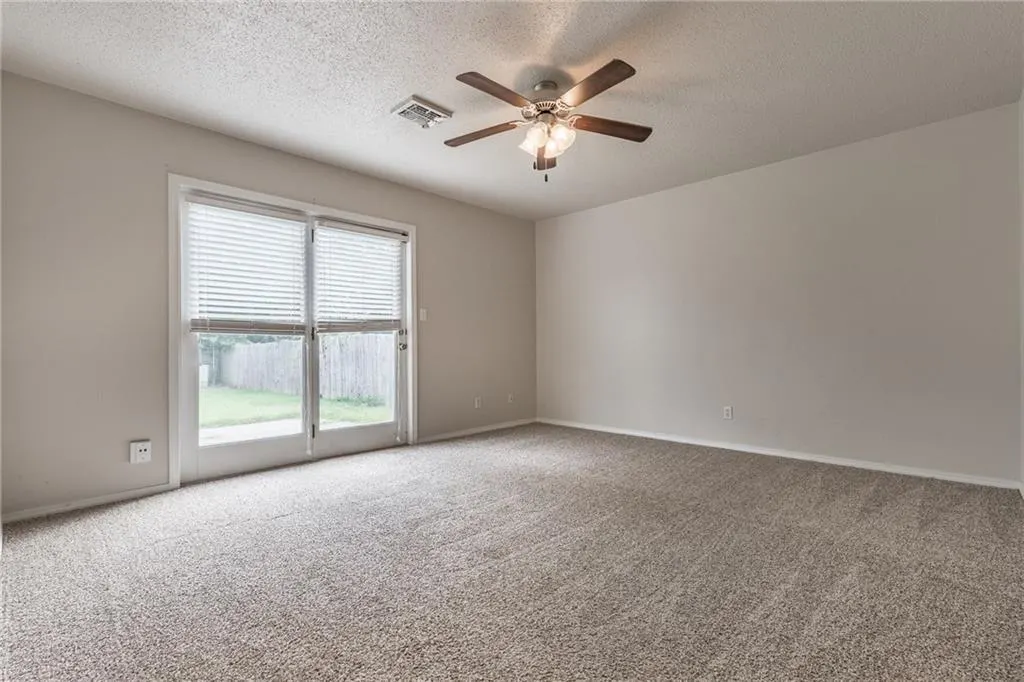 Photo 2 — 9 Shirley Lane, Edmond, OK 73003