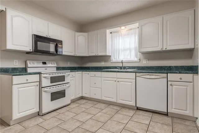 Photo 4 — 9 Shirley Lane, Edmond, OK 73003