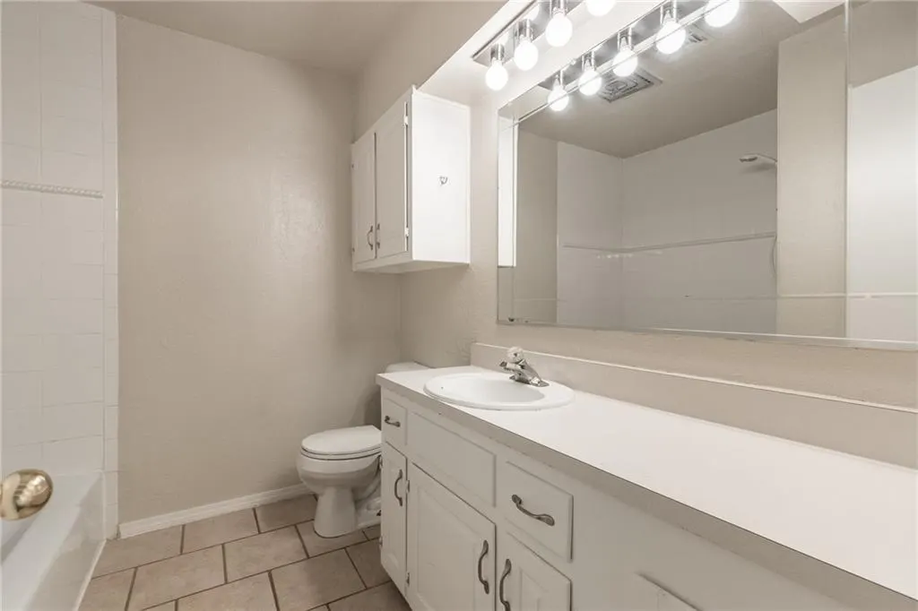 Photo 9 — 9 Shirley Lane, Edmond, OK 73003