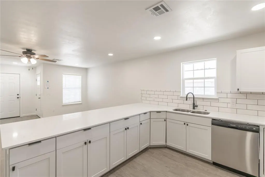 Photo 10 — 787 NE 4th Street, Newcastle, OK 73065