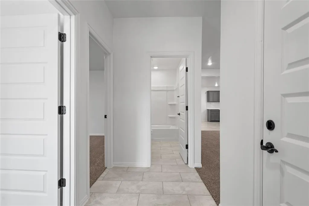 Photo 4 — 802 Chateau Court, Kingfisher, OK 73750