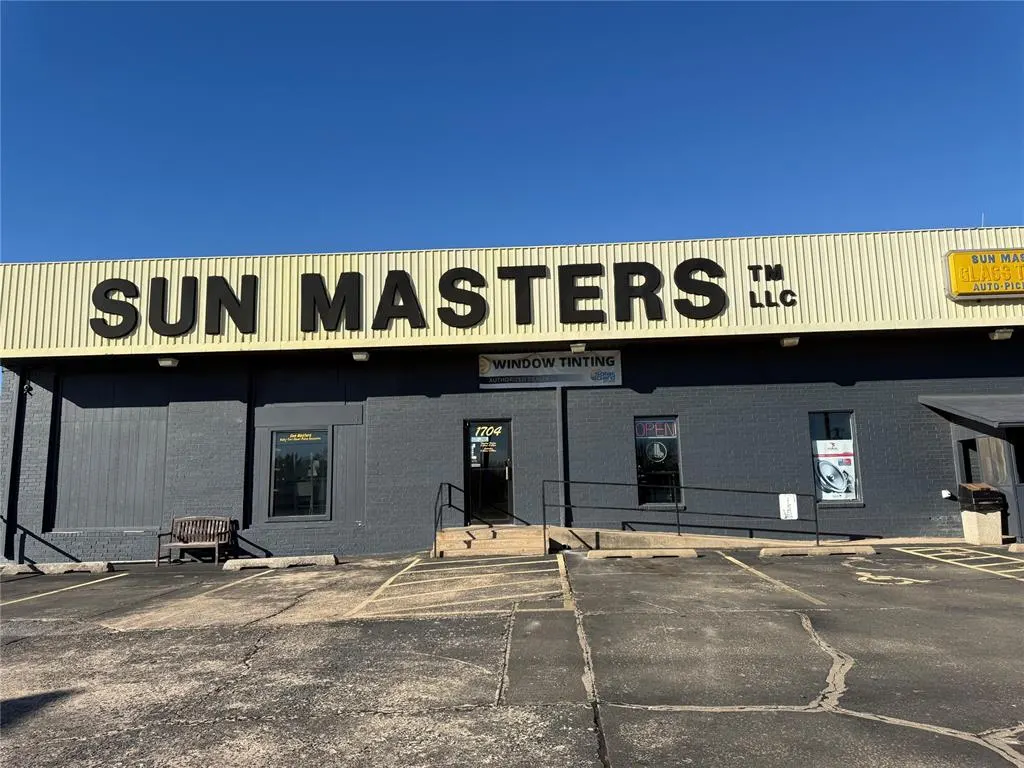 Front exterior — 1704 N Harrison Street, Shawnee, OK 74804