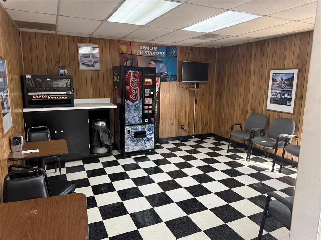 Photo 3 — 1704 N Harrison Street, Shawnee, OK 74804