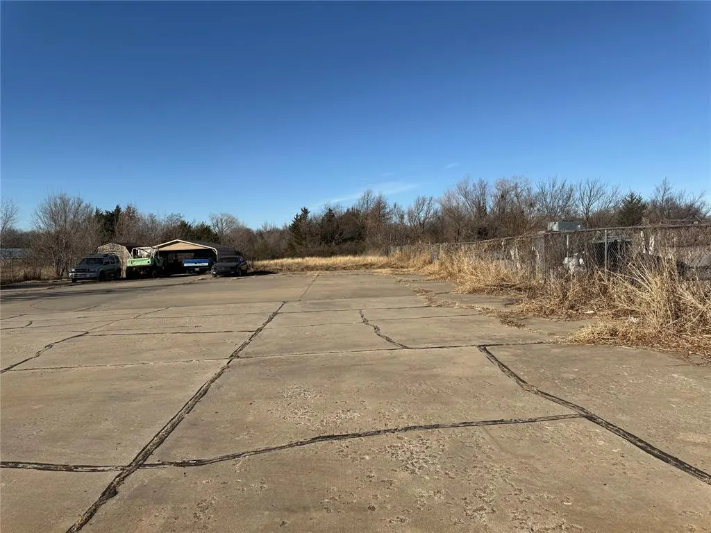 Photo 8 — 1704 N Harrison Street, Shawnee, OK 74804