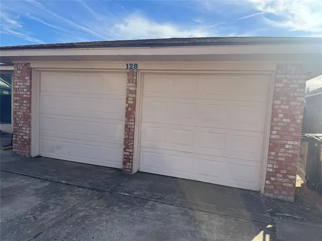 Photo 2 — 128 SW 6th Street, Moore, OK 73160