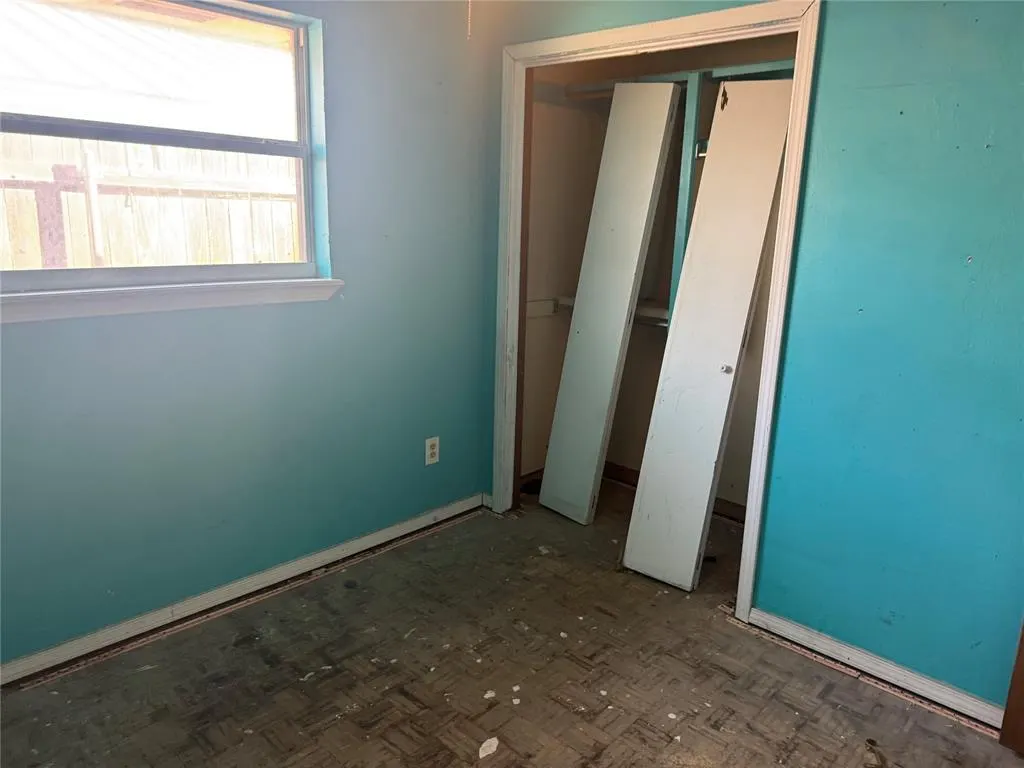 Photo 19 — 128 SW 6th Street, Moore, OK 73160