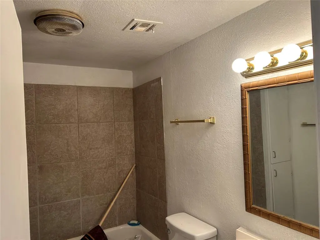 Photo 7 — 6212 NW 32nd Street, Bethany, OK 73008