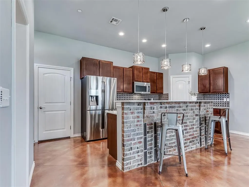 Photo 6 — 479 S Fretz Avenue, Edmond, OK 73003