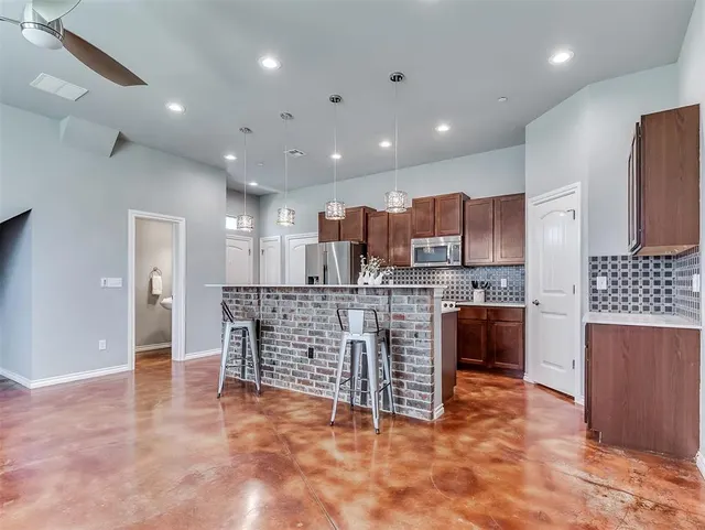Photo 8 — 479 S Fretz Avenue, Edmond, OK 73003
