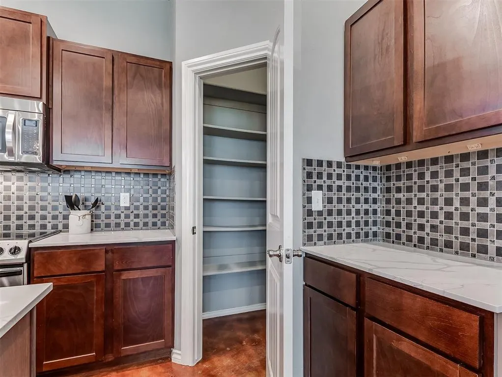 Photo 10 — 479 S Fretz Avenue, Edmond, OK 73003