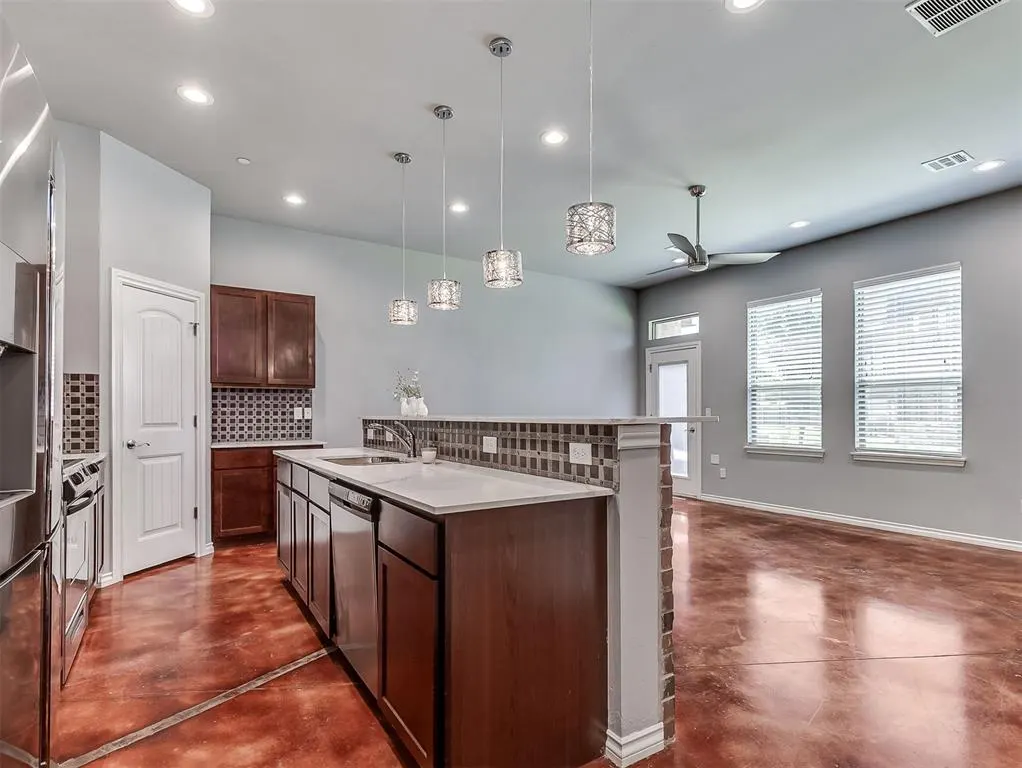 Photo 12 — 479 S Fretz Avenue, Edmond, OK 73003