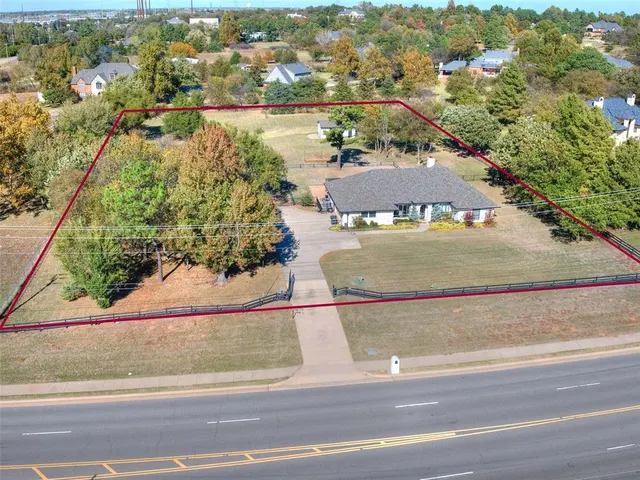 Photo 2 — 4631 W Tecumseh Road, Norman, OK 73072