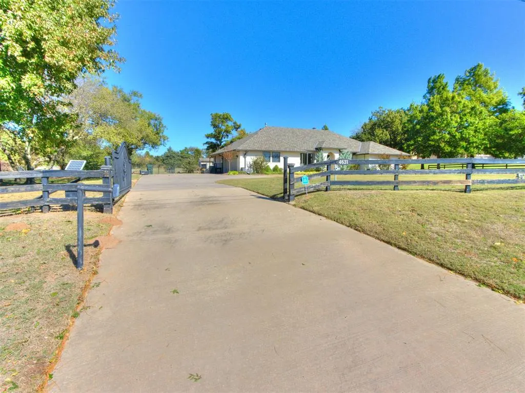 Photo 3 — 4631 W Tecumseh Road, Norman, OK 73072