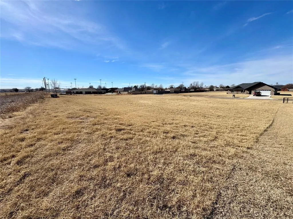 Photo 5 — 1006 Johnny Klaassen Drive, Hydro, OK 73048