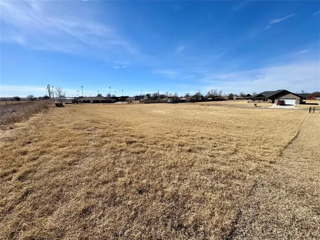 Photo 5 — 1006 Johnny Klaassen Drive, Hydro, OK 73048