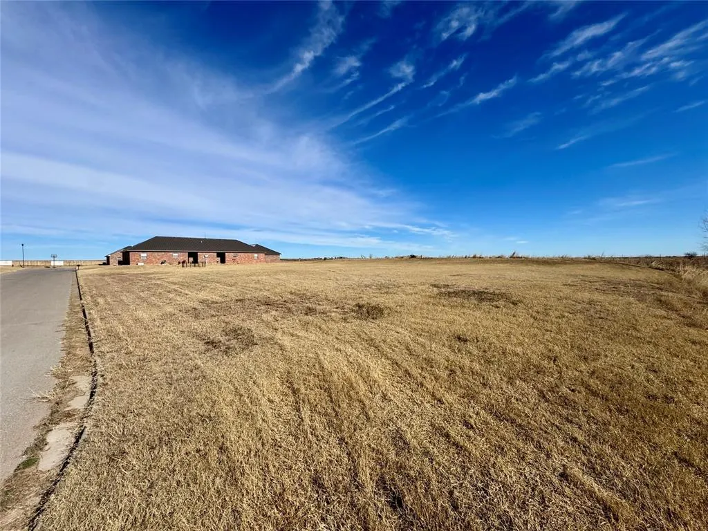 Photo 10 — 1006 Johnny Klaassen Drive, Hydro, OK 73048