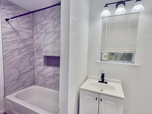 Photo 8 — 4312 Meadowpark Drive, Midwest City, OK 73110