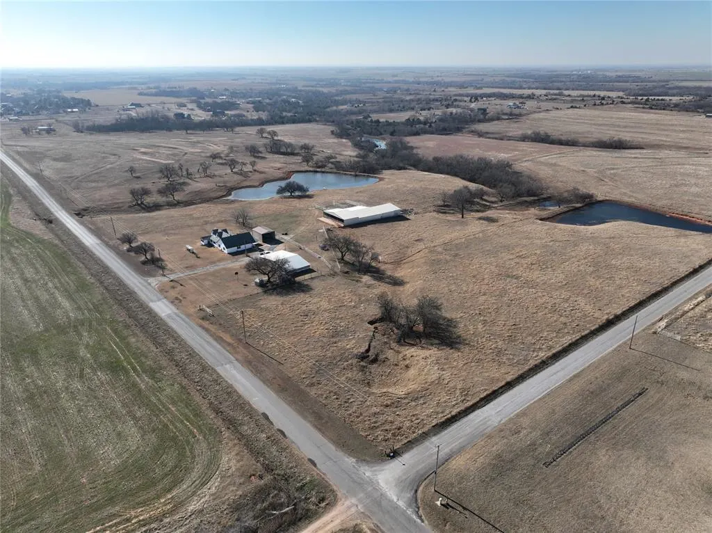 Photo 2 — 1208 County Street 2910, Tuttle, OK 73089