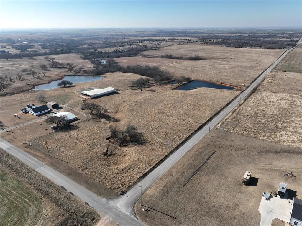 Photo 3 — 1208 County Street 2910, Tuttle, OK 73089