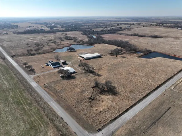 Photo 4 — 1208 County Street 2910, Tuttle, OK 73089