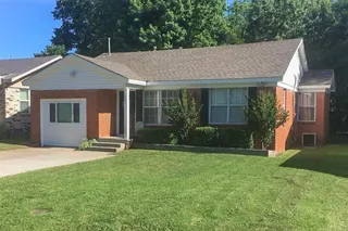 Sold home at 1121 W Apache Street