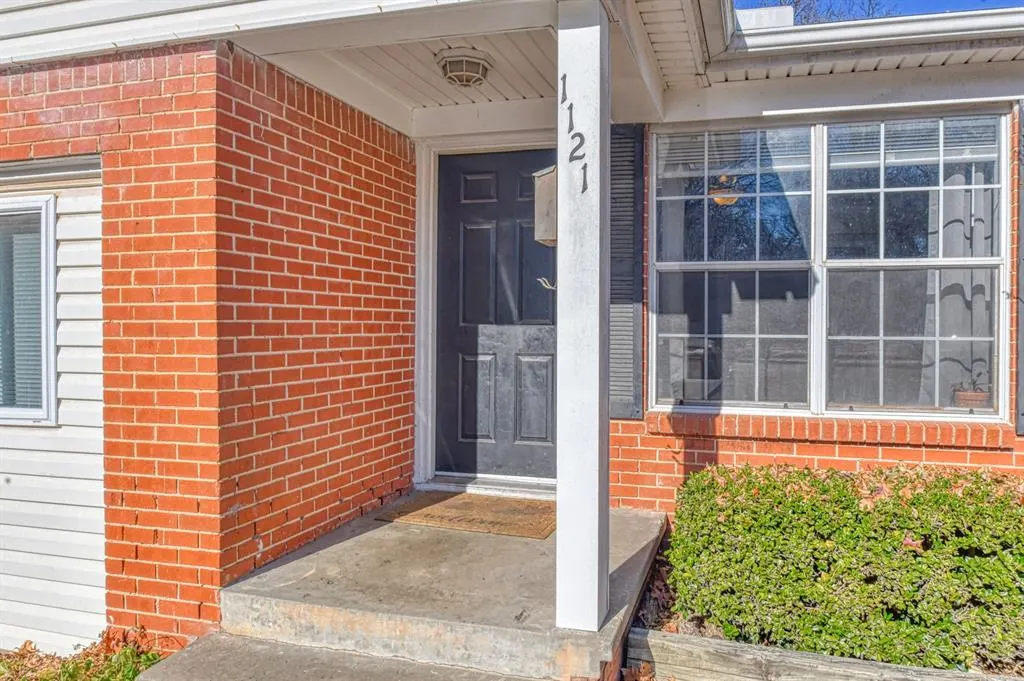 Photo 2 — 1121 W Apache Street, Norman, OK 73069