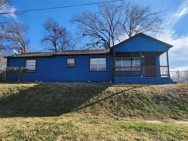 Front exterior — 630 Lester Lane, Purcell, OK 73080