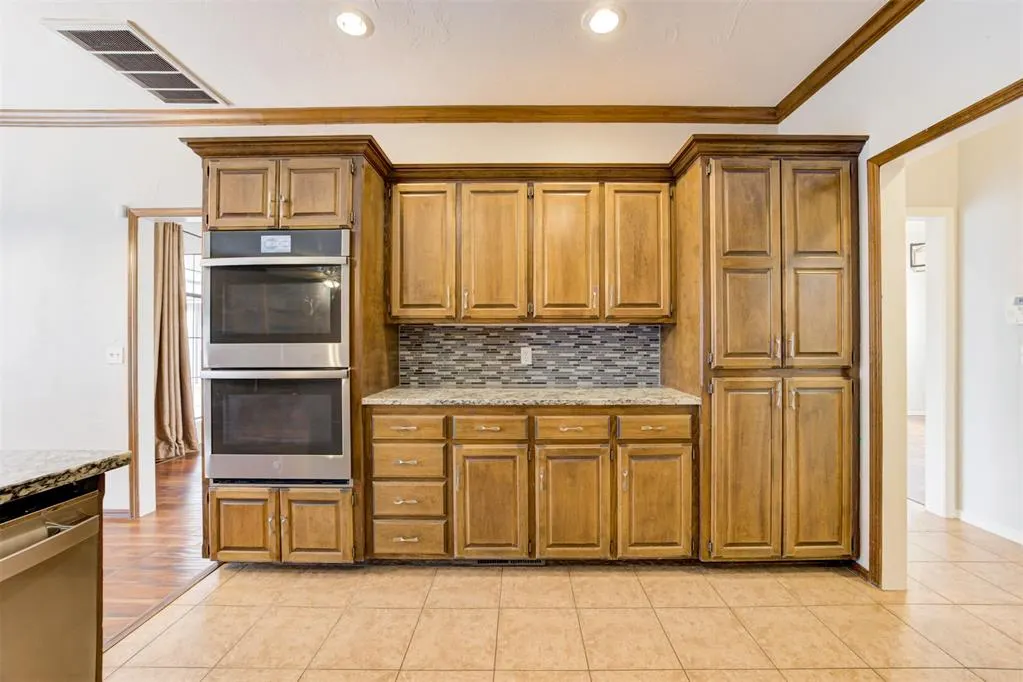 Photo 16 — 1401 Brixton Court, Edmond, OK 73034