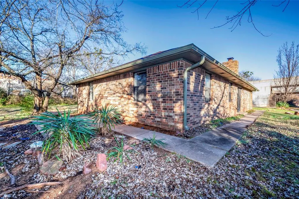 Photo 4 — 223 E 9th Street, Chandler, OK 74834