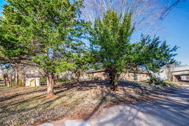 Photo 5 — 223 E 9th Street, Chandler, OK 74834