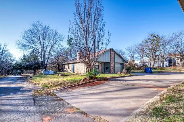 Photo 7 — 223 E 9th Street, Chandler, OK 74834