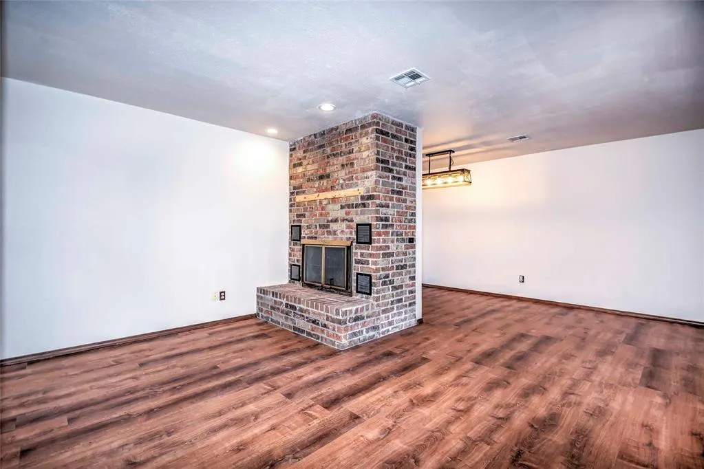 Photo 8 — 223 E 9th Street, Chandler, OK 74834