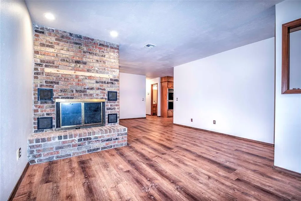 Photo 9 — 223 E 9th Street, Chandler, OK 74834